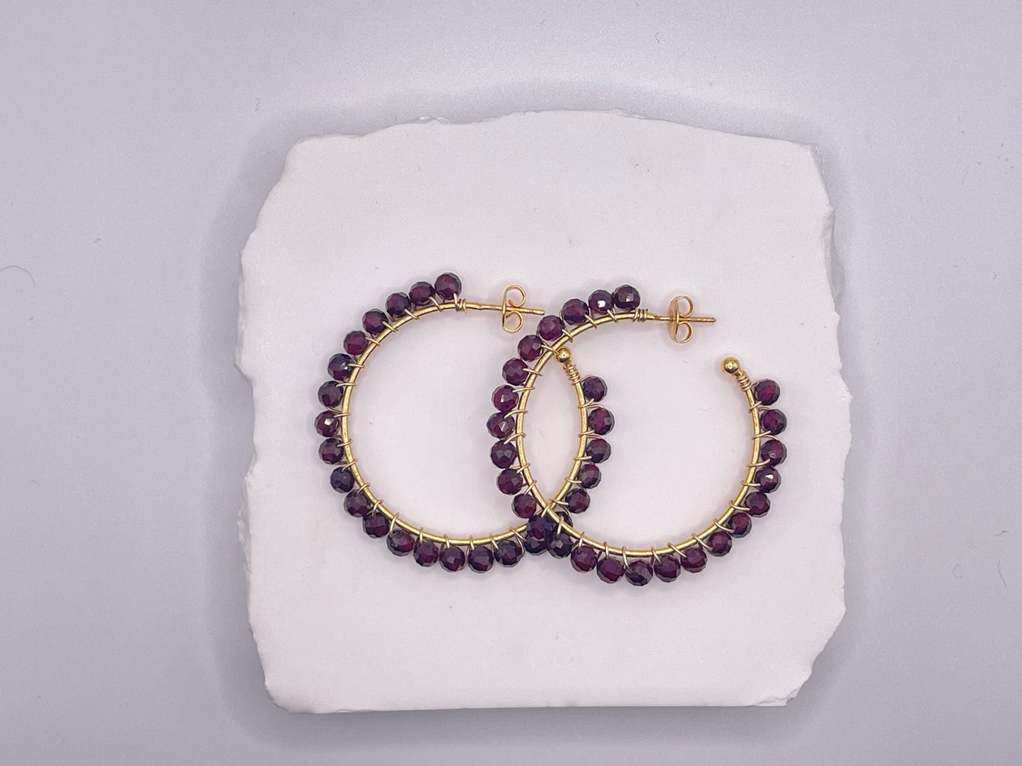 Boucle d'oreille grenat