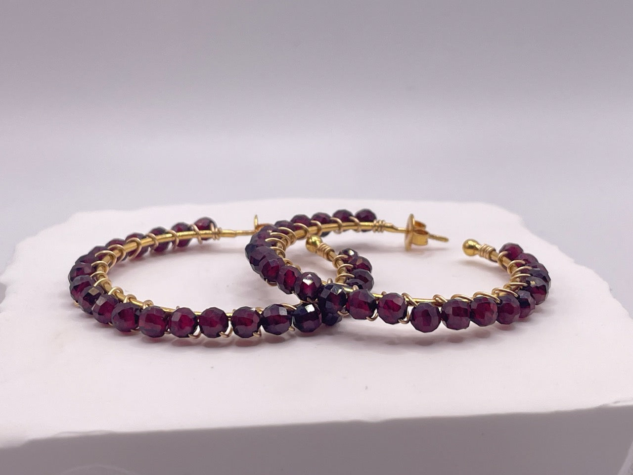 Boucle d'oreille grenat